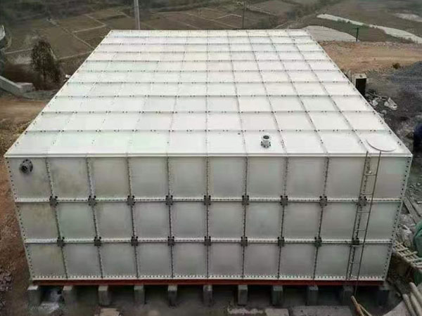 葫芦岛沈阳玻璃钢水箱由SMC模压水箱板拼装而成